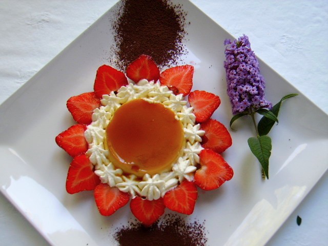 Fraises chantilly et flan maison